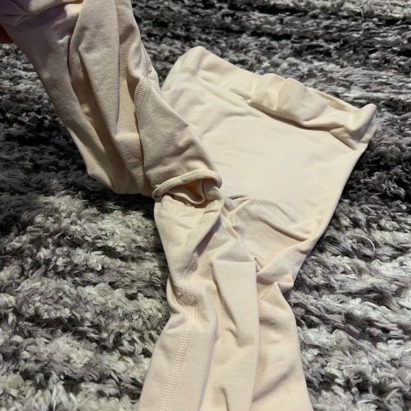 Skims SCULPTING SHORT ABOVE THE KNEE Shapewear - Picture 5 of 8